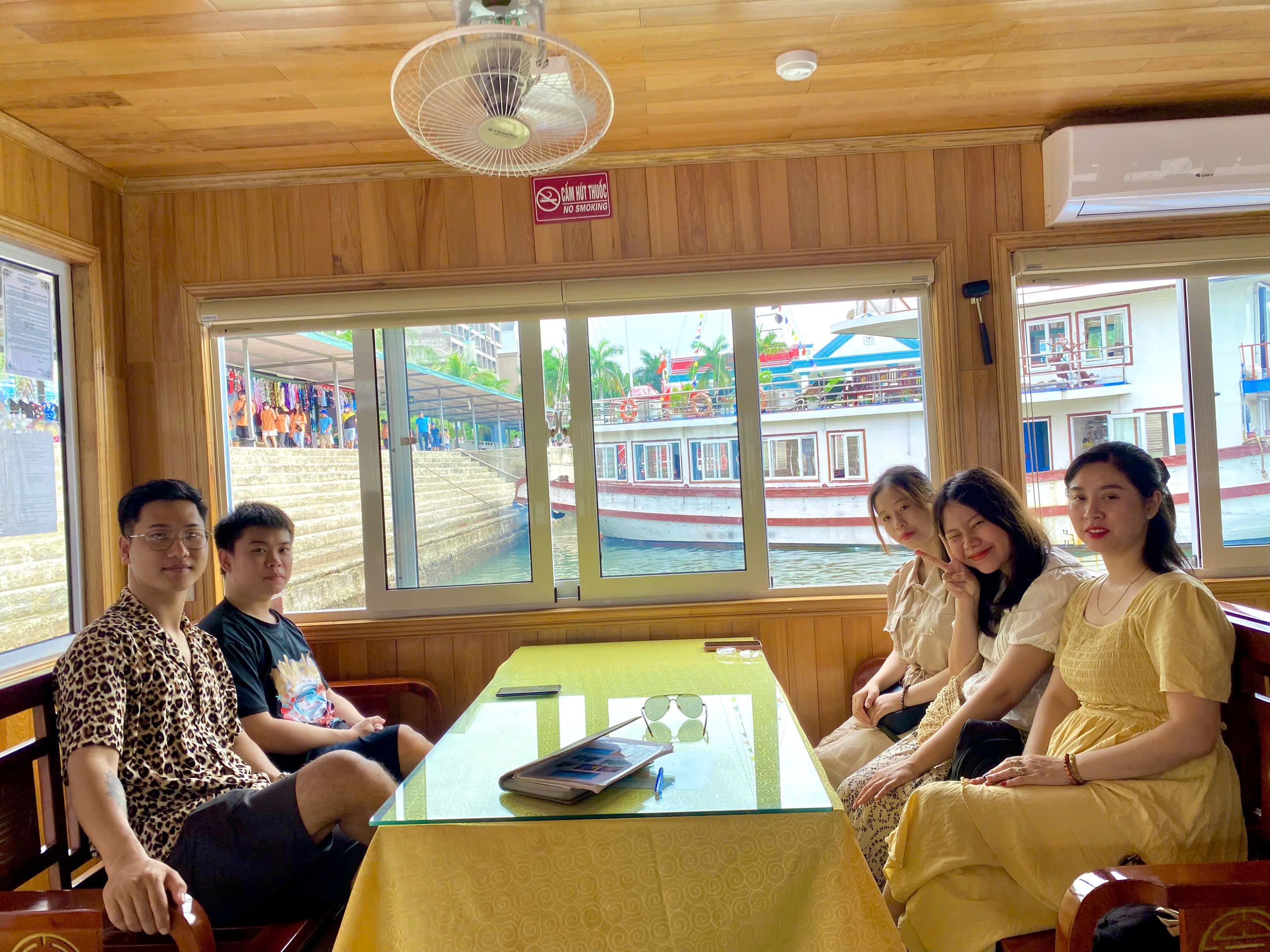 Hành trình khám phá Hạ Long -  Tuần Châu đáng nhớ