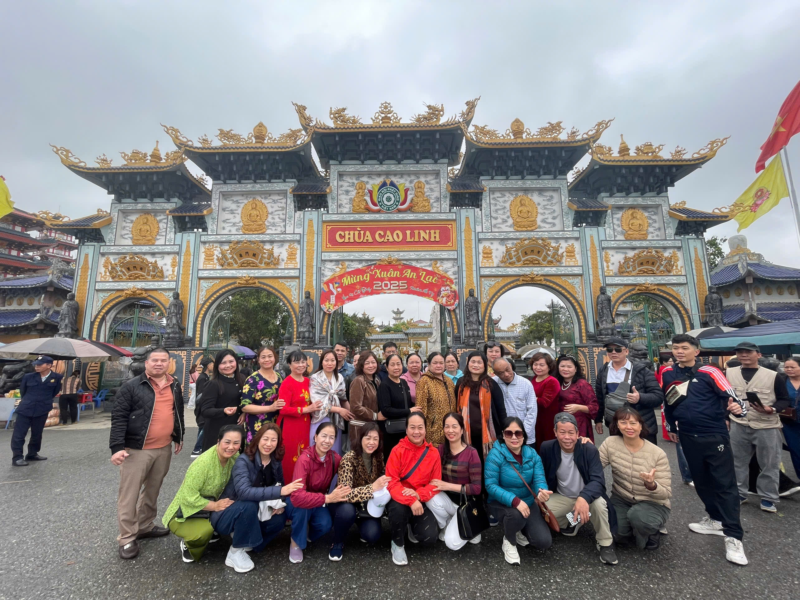 Dù sáng sớm trời có chút mưa nhẹ, tôi vẫn rất háo hức cho chuyến đi tâm linh tại Hải Phòng cùng THUDOTRAVEL