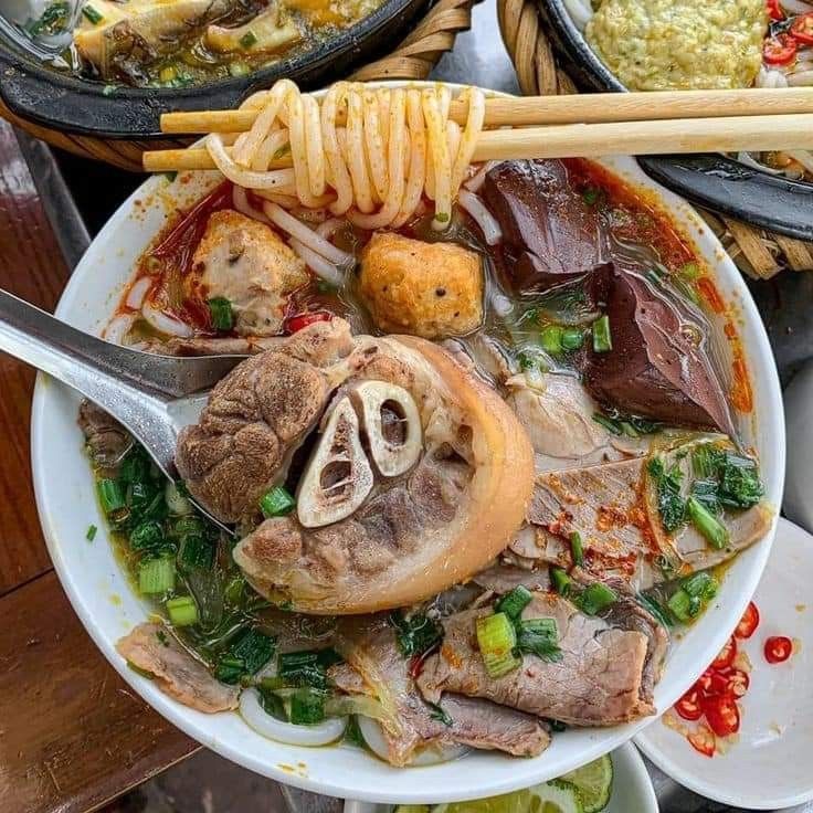 Bún Bò Huế - Tinh Hoa Ẩm Thực Cố Đô